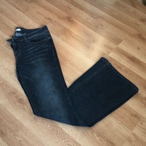 LIKE NEW Flare Jeans